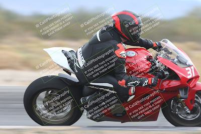 media/Nov-15-2025-Race Pace (Sat) [[8de605a2d8]]/Verified Riders/Turn 8 Inside (935am)/